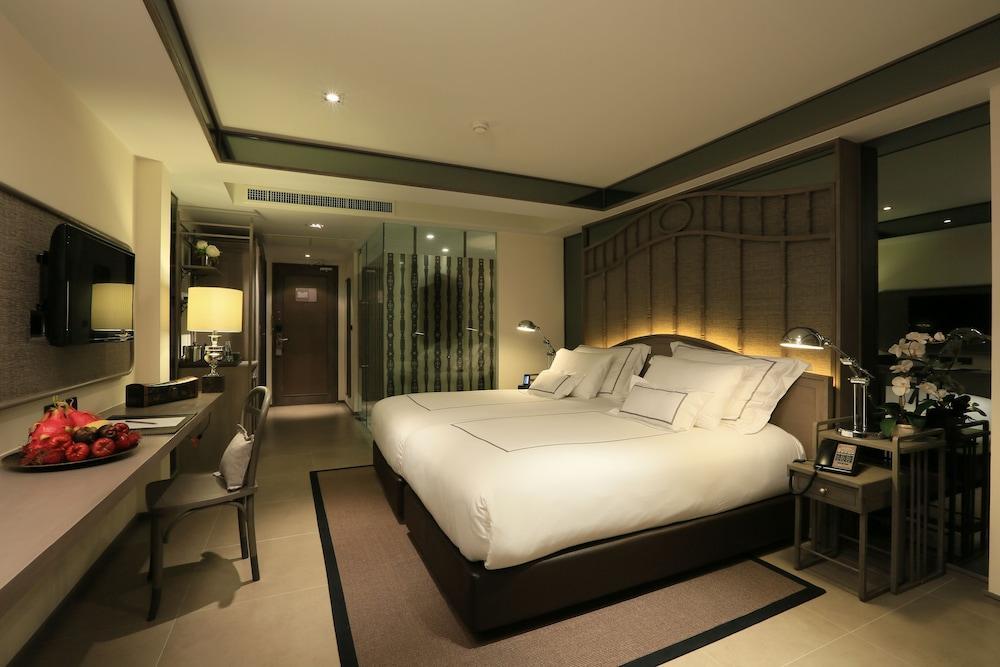 Riva Surya Bangkok Hotel Exterior photo