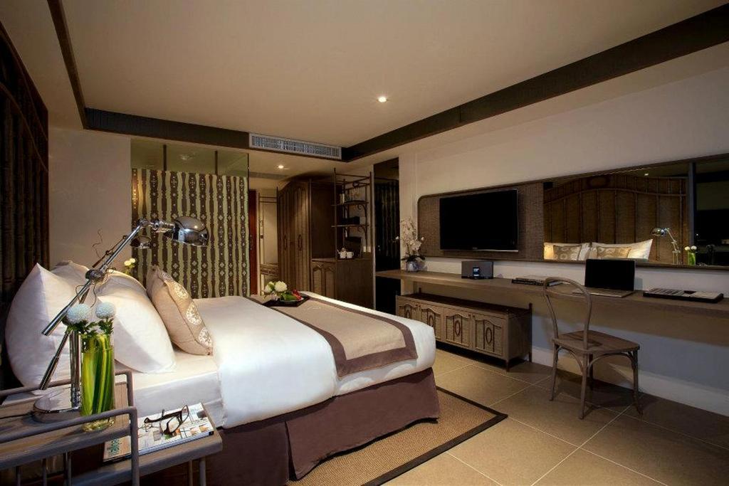 Riva Surya Bangkok Hotel Exterior photo